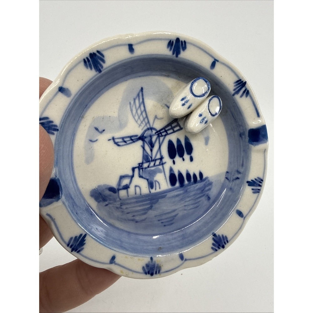 Delfts Ashtray Handpainted 4"‎ Windmill Dutch Shoes Blue White Ceramic